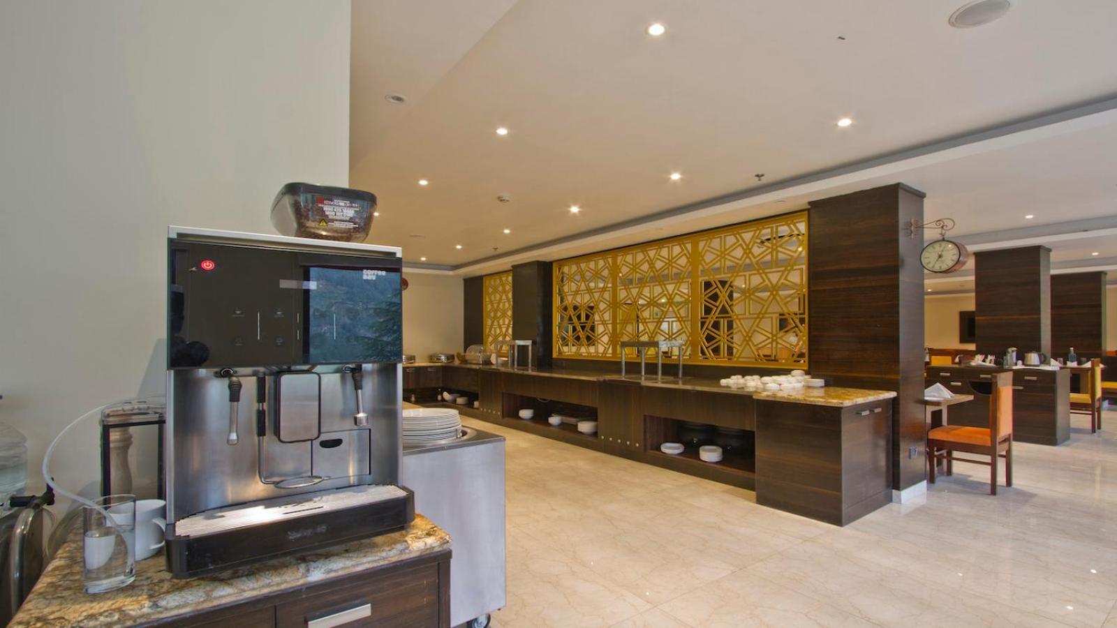 Hotel Himalayan Monal By Blueko Hotels Manāli Exterior foto